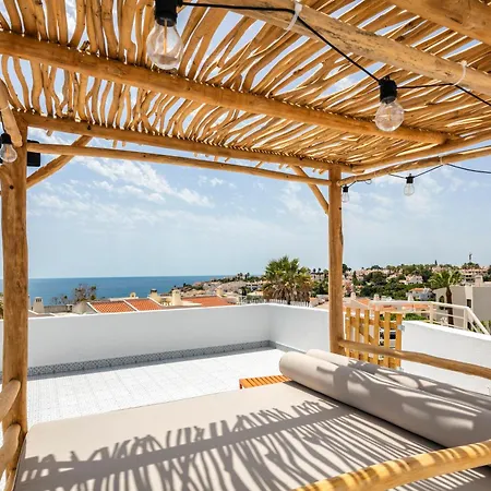 아파트 With Large Roof Terrace & Great Views *