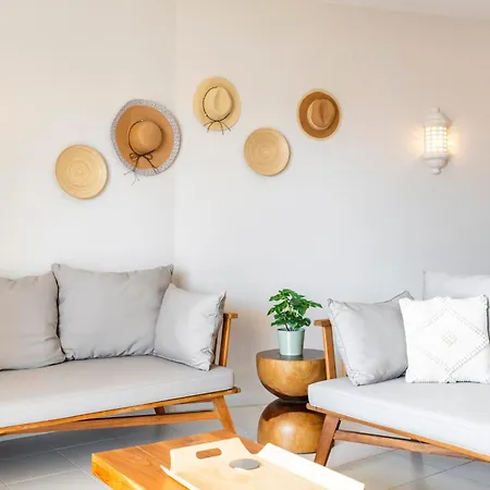 With Large Roof Terrace & Great Views