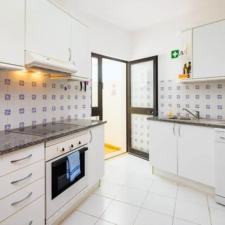 With Large Roof Terrace & Great Views * Carvoeiro (Lagoa)