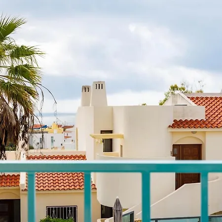 With Large Roof Terrace & Great Views