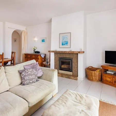 Apartment With Large Roof Terrace & Great Views
