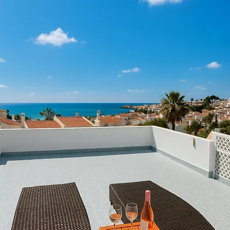 With Large Roof Terrace & Great Views