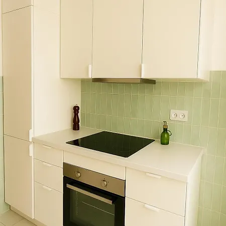 Apartment With Large Roof Terrace & Great Views *