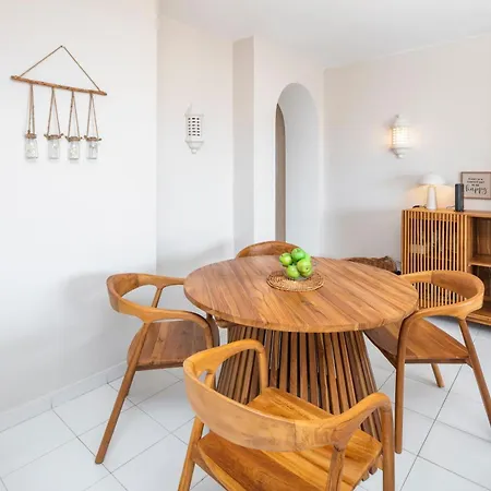 With Large Roof Terrace & Great Views Apartmán *