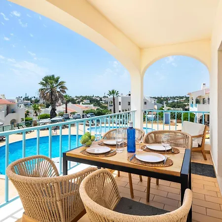 With Large Roof Terrace & Great Views Apartmán